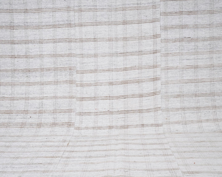 White Kilim Rug 6' x 9' | No. VR82679