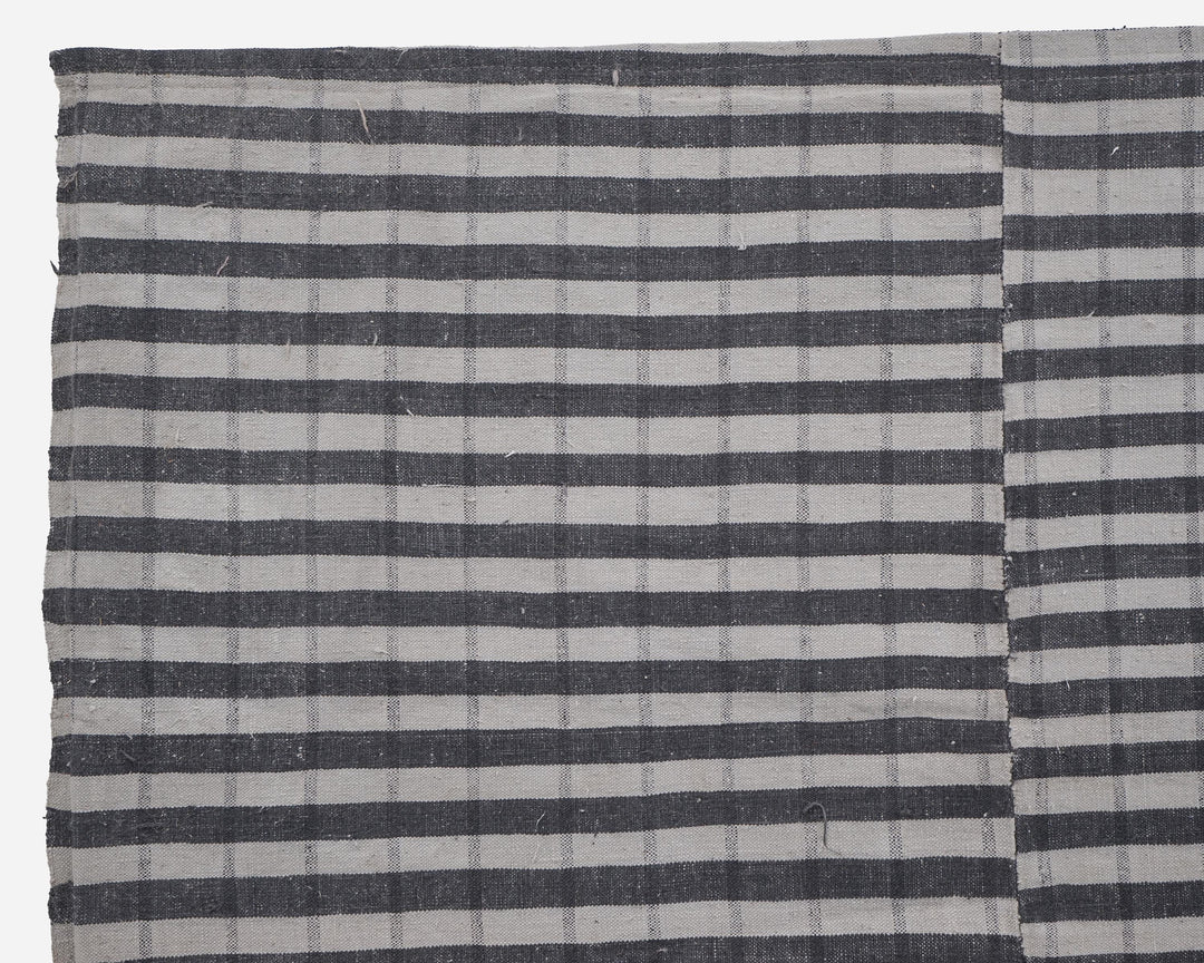Neutral Kilim Rug 7' 7" x 11' 9" | No. VR67593
