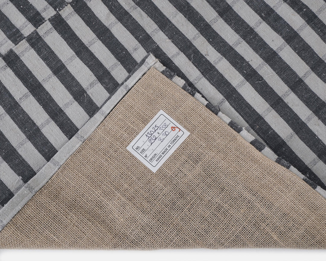 Neutral Kilim Rug 7' 7" x 11' 9" | No. VR67593