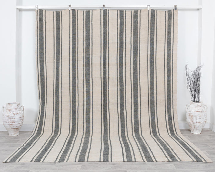Faded Kilim Rug 7' 9" x 9' 11" | No. VR24478