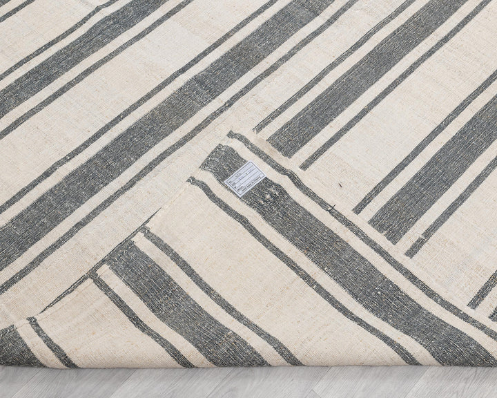 Faded Kilim Rug 7' 9" x 9' 11" | No. VR24478