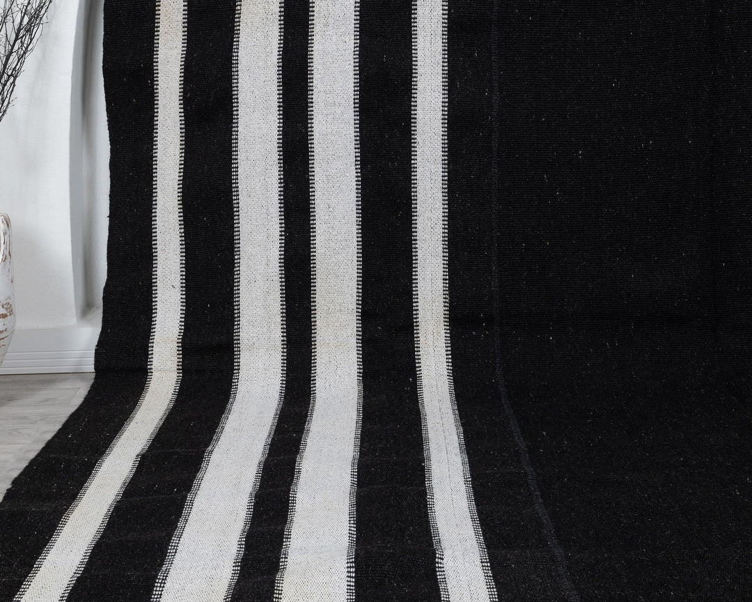 Brown Kilim Rug 9' 9" x 12' 4" | No. VR99394