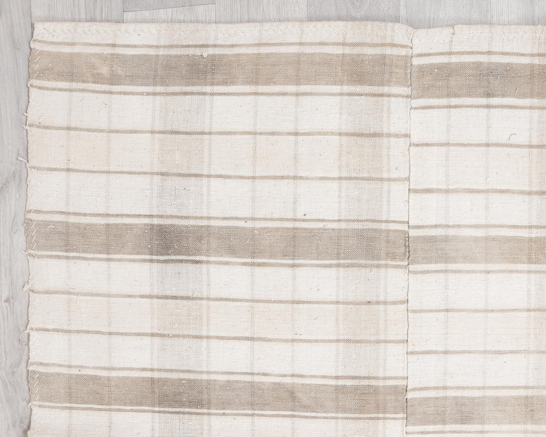 Beige Kilim Rug 5' 1" x 8' 6" | No. VR55935