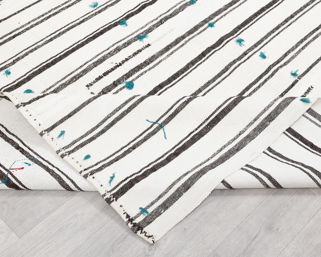White Kilim Rug 6' 6" x 9' 9" | No. VR44539