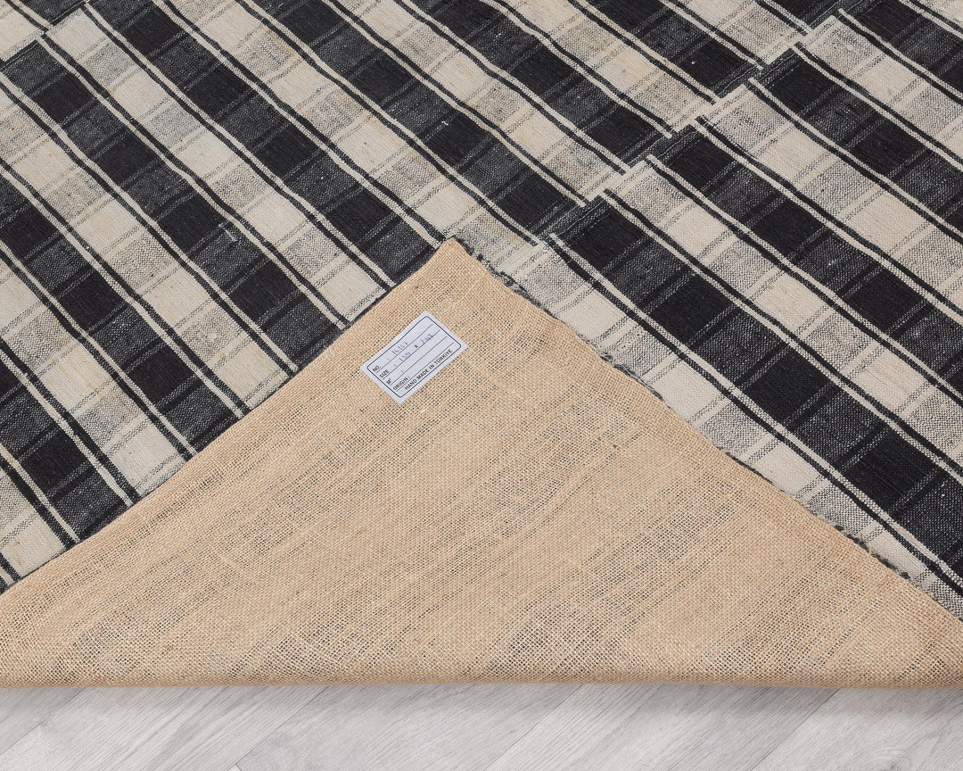 Kilim Rug 5' 3" x 8' 2" | No. VR57083