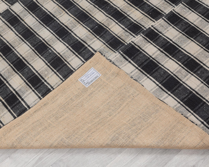 Kilim Rug 5' 3" x 8' 2" | No. VR57083