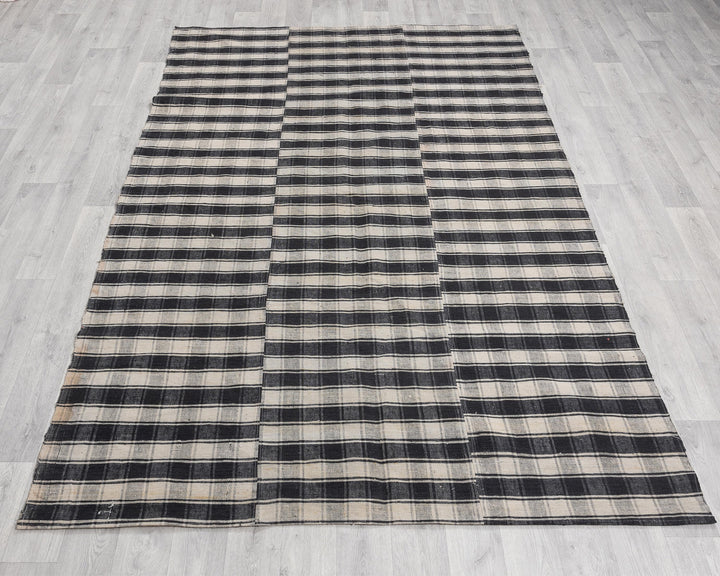 Kilim Rug 5' 3" x 8' 2" | No. VR57083
