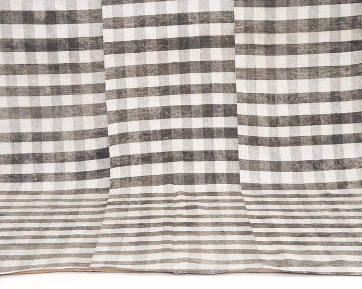 Kilim Rug 5' 6" x 9' 7" | No. VR92255