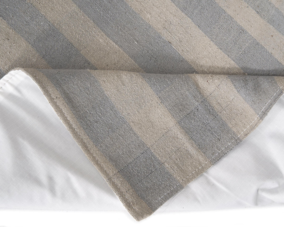 Faded Kilim Rug 5' 1" x 7' 10" | No. VR22707