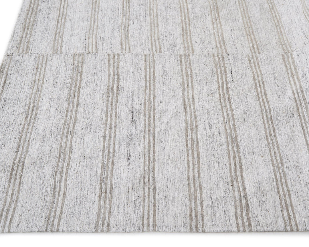 White Kilim Rug 5' 8" x 8' 11" | No. VR14448