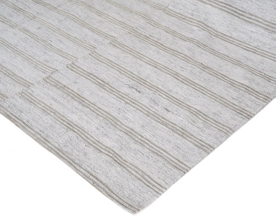 White Kilim Rug 5' 8" x 8' 11" | No. VR14448