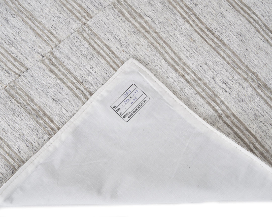 White Kilim Rug 5' 8" x 8' 11" | No. VR14448