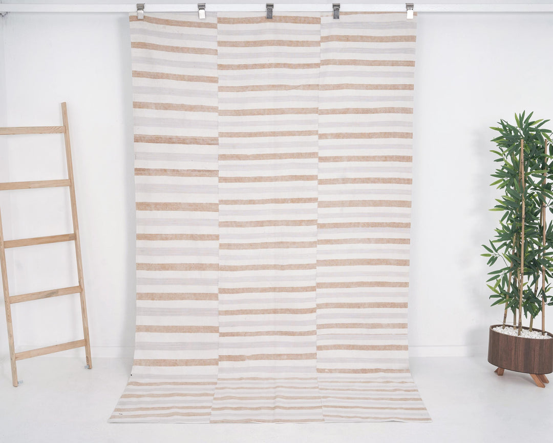 Neutral Kilim Rug 5' 1" x 8' 5" | No. VR19789