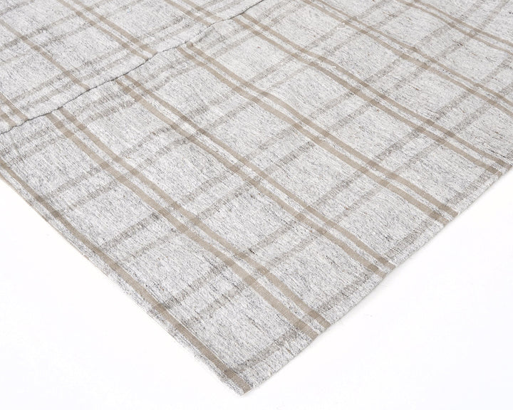 White Kilim Rug 5' 5" x 9' 4" | No. VR25209