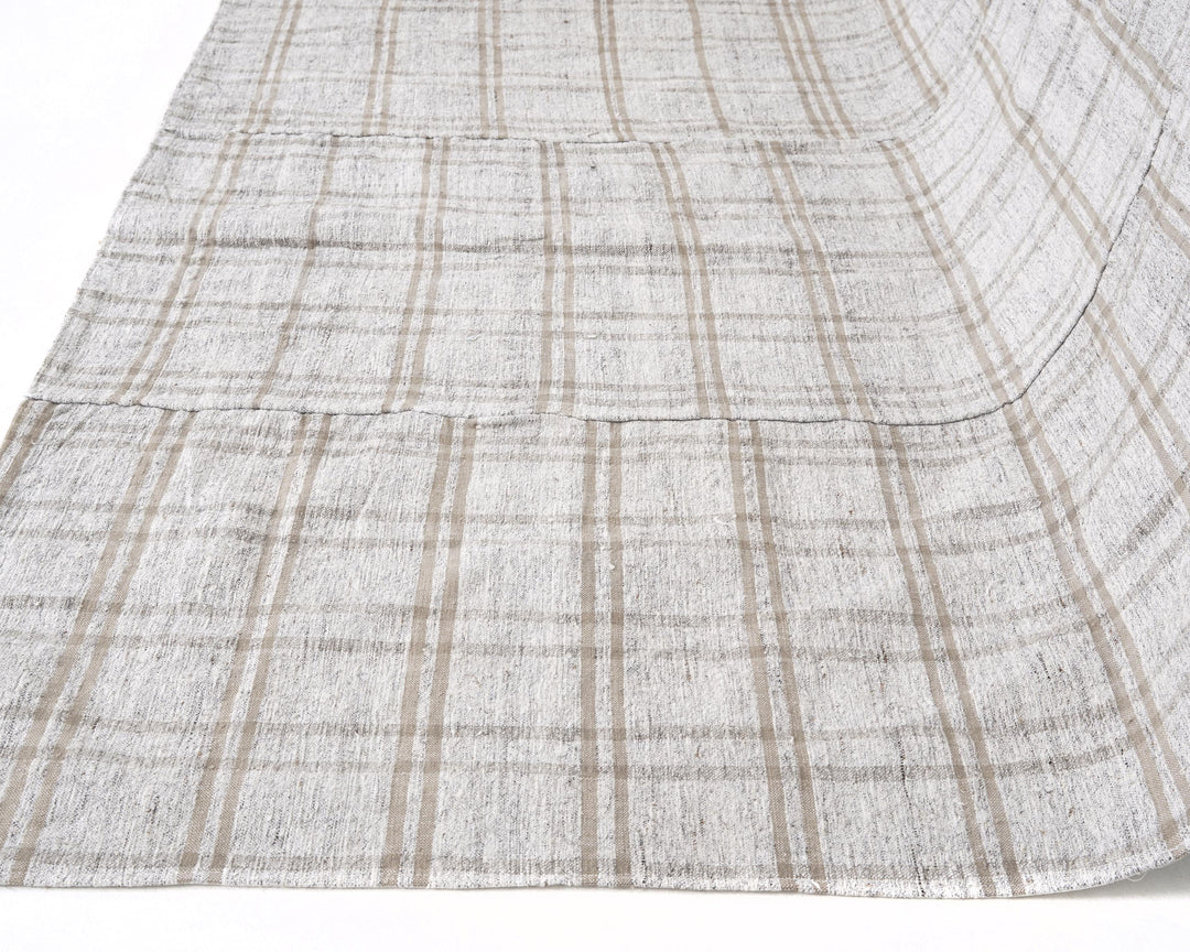 White Kilim Rug 5' 5" x 9' 4" | No. VR25209