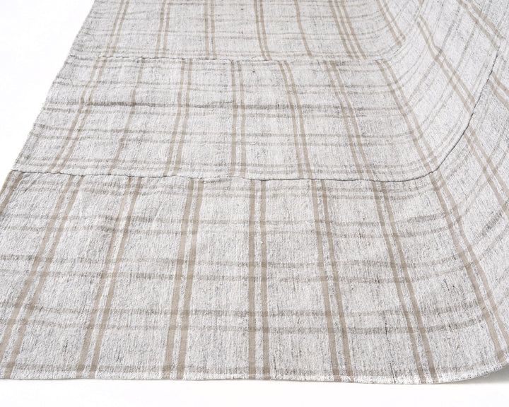 White Kilim Rug 5' 5" x 9' 4" | No. VR25209