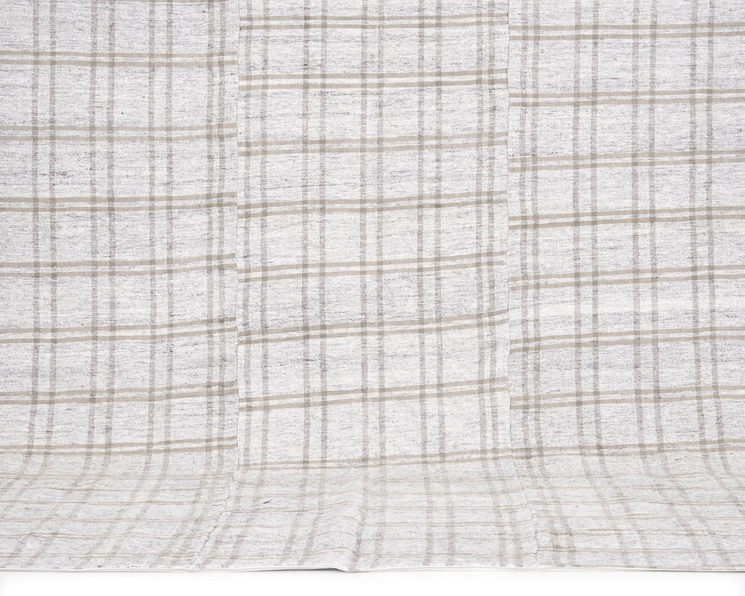 White Kilim Rug 5' 5" x 9' 4" | No. VR25209