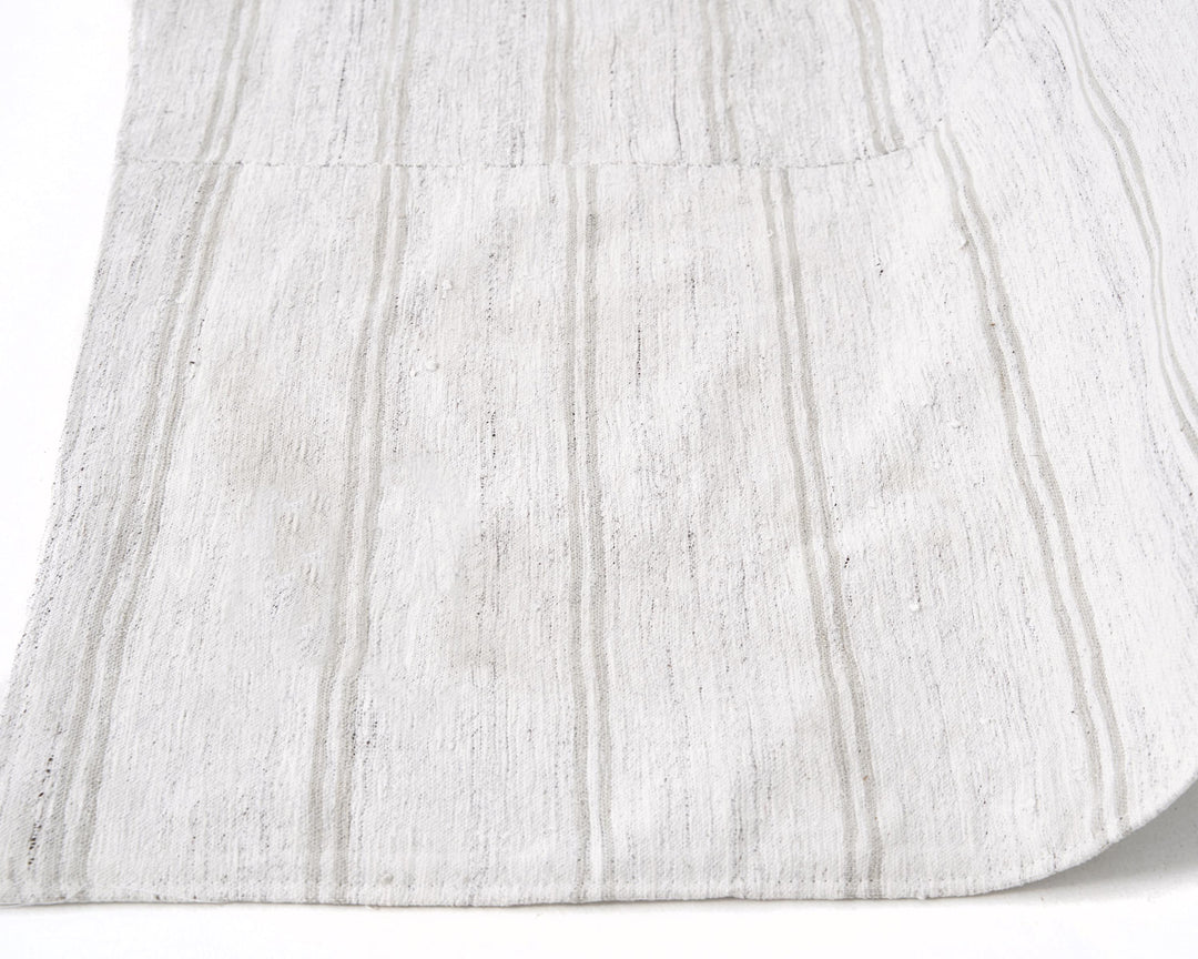 White Kilim Rug 5' 6" x 8' | No. VR70551