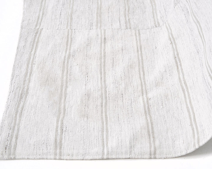 White Kilim Rug 5' 6" x 8' | No. VR70551