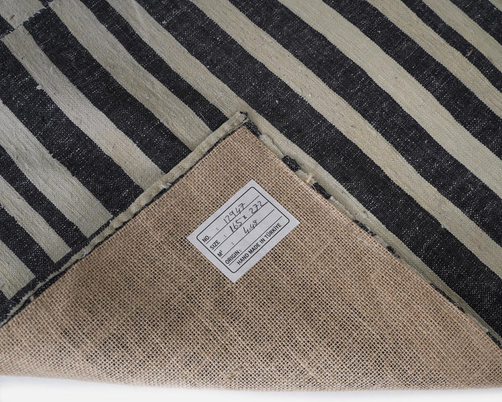 Kilim Rug 5' 5" x 8' 11" | No. VR58196