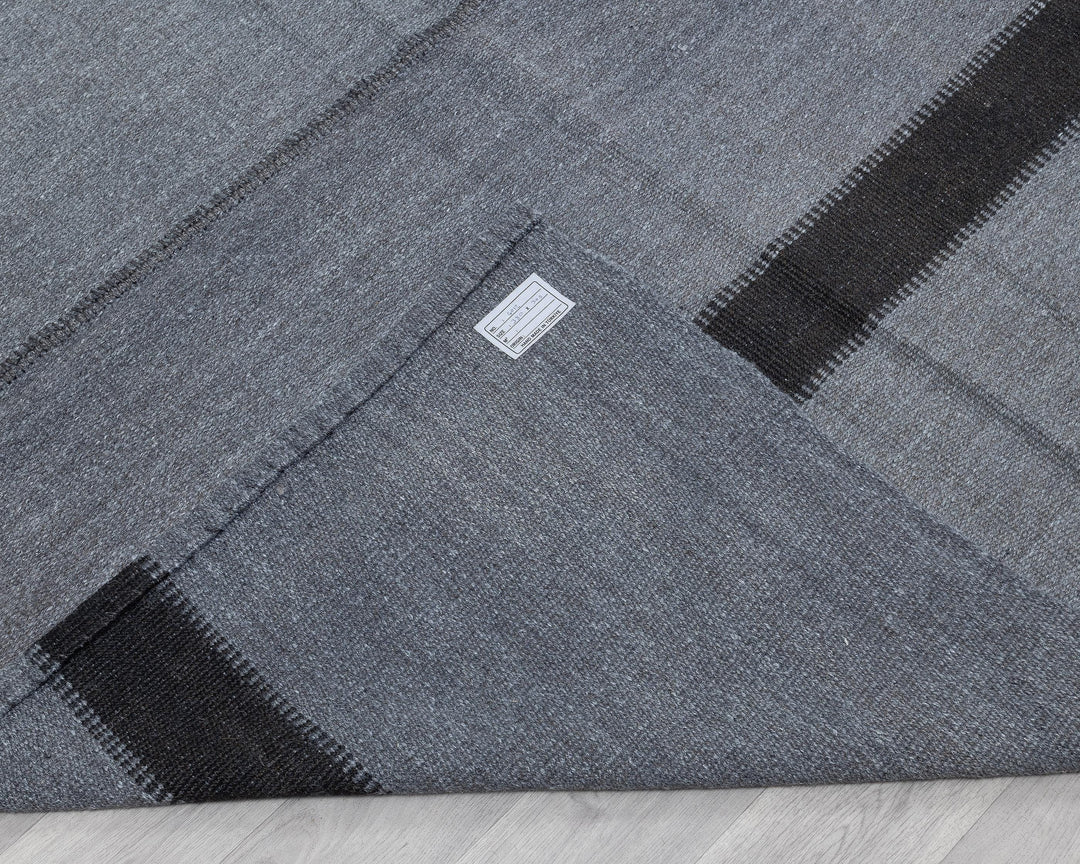 Black Kilim Rug 9' 10" x 12' 6" | No. VR59110