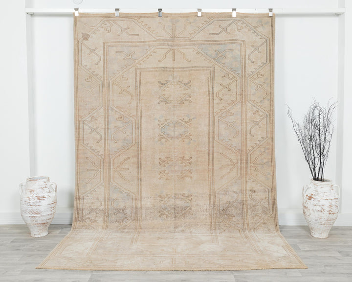Beige Oushak Rug 6' 5" x 9' 8" | No. VR86172
