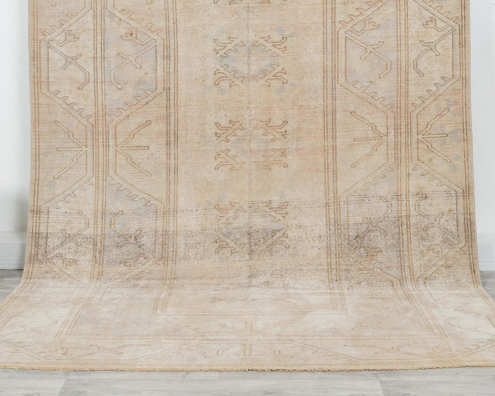 Beige Oushak Rug 6' 5" x 9' 8" | No. VR86172