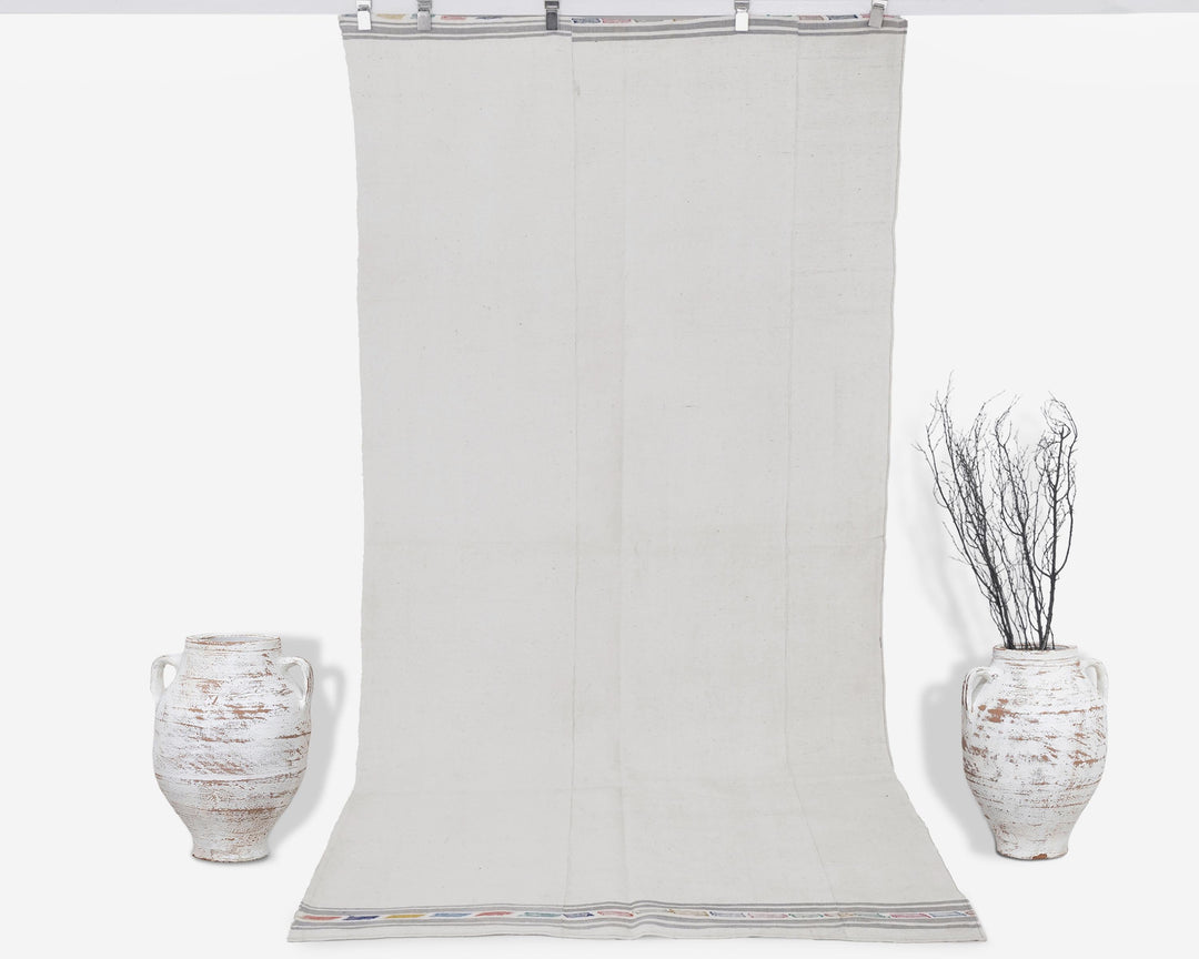 White Kilim Rug 4' 8" x 9' 8" | No. VR37041