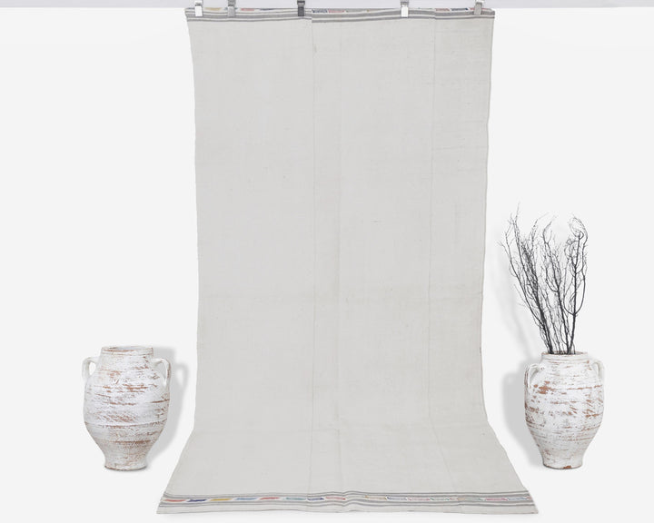 White Kilim Rug 4' 8" x 9' 8" | No. VR37041
