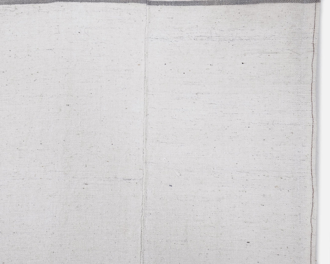White Kilim Rug 4' 8" x 9' 8" | No. VR37041