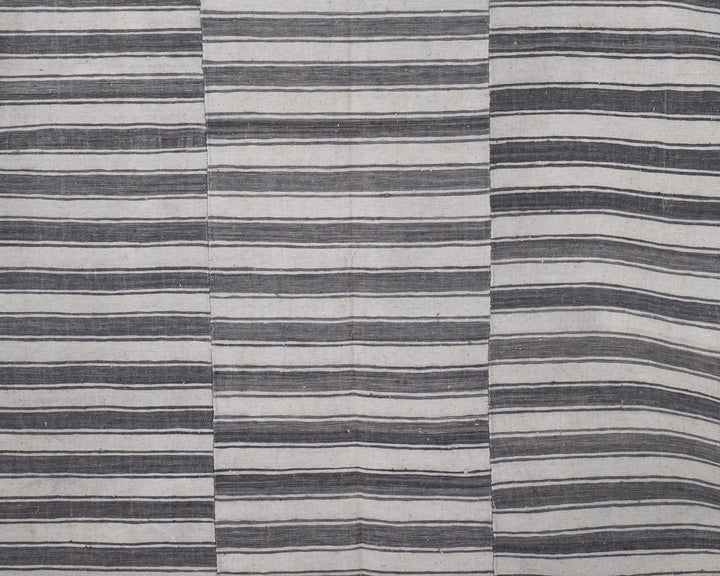 Brown Kilim Rug 5' 5" x 7' 10" | No. VR26936