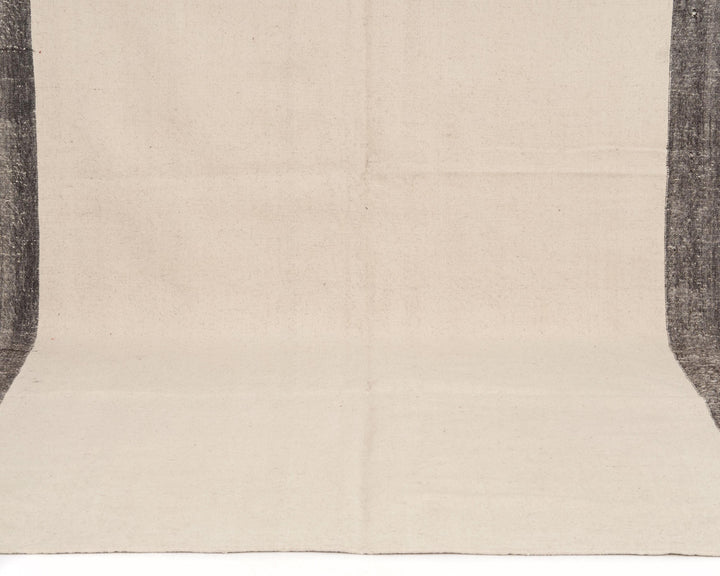 Beige Kilim Rug 5' 4" x 10' 4" | No. VR69051