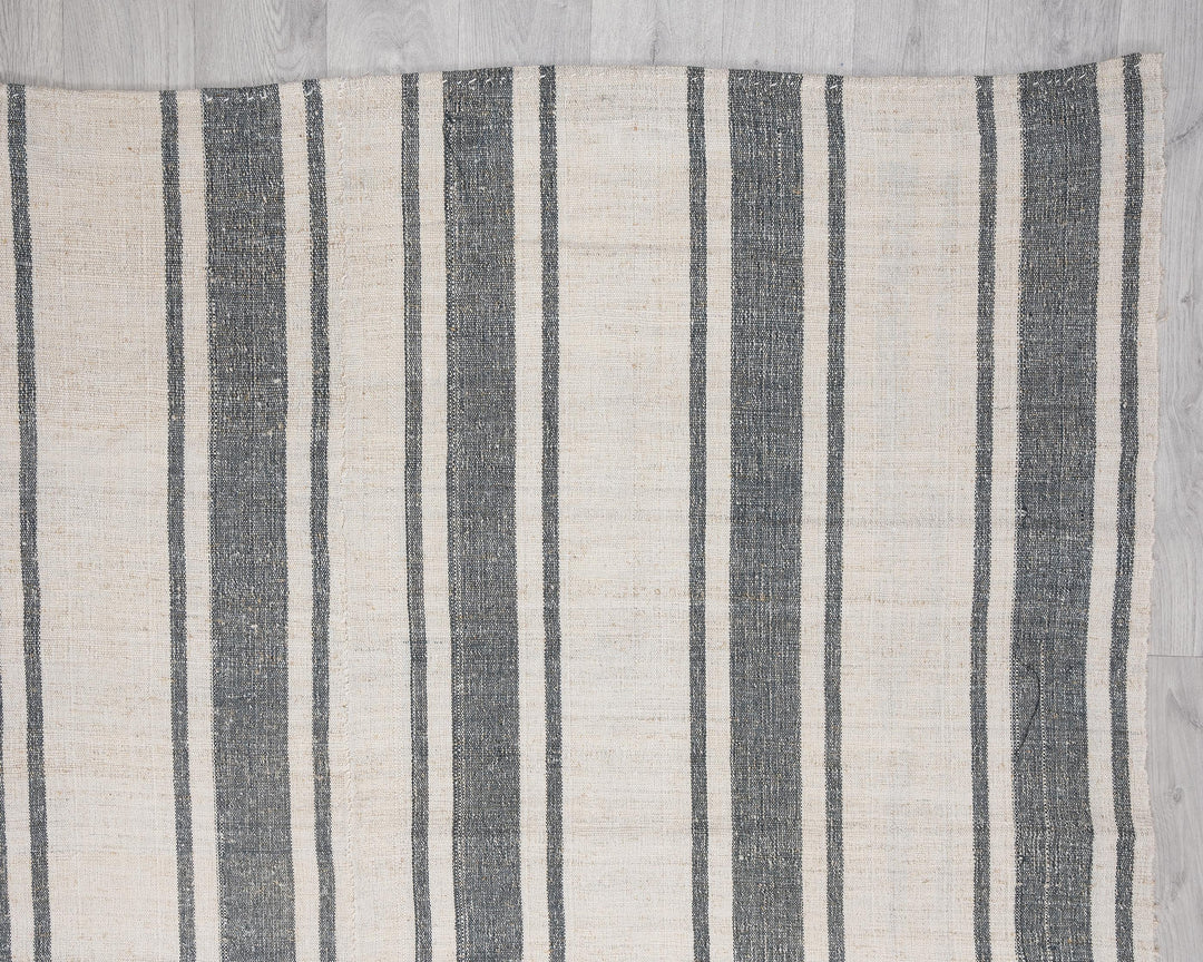 Faded Kilim Rug 7' 9" x 9' 11" | No. VR24478