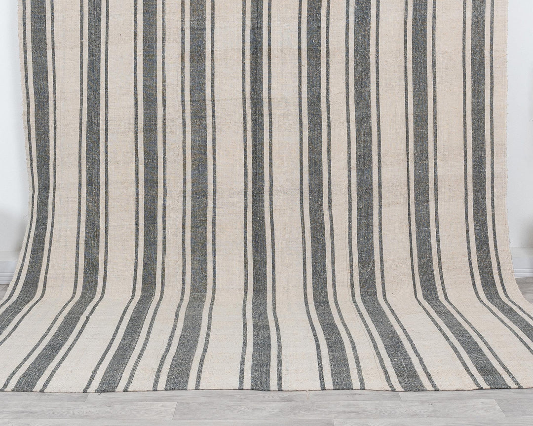 Faded Kilim Rug 7' 9" x 9' 11" | No. VR24478