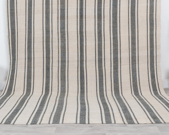 Faded Kilim Rug 7' 9" x 9' 11" | No. VR24478