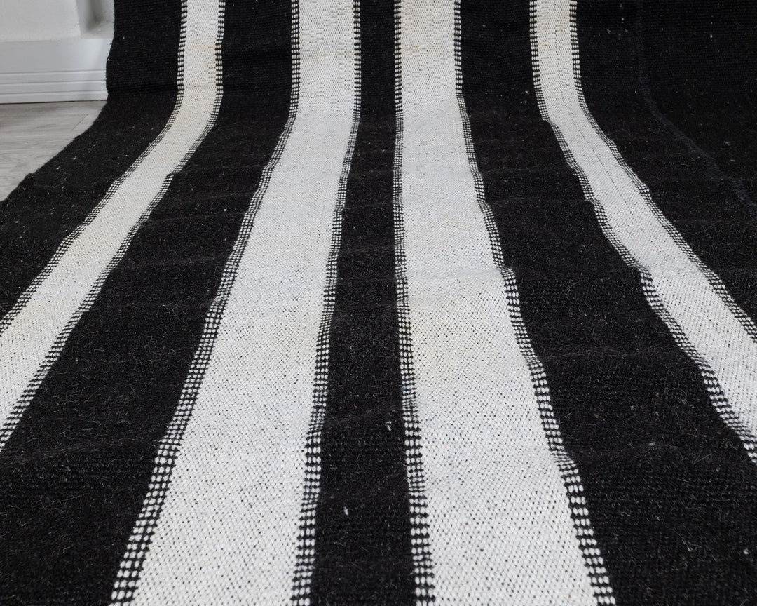 Brown Kilim Rug 9' 9" x 12' 4" | No. VR99394