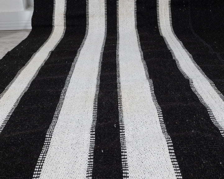 Brown Kilim Rug 9' 9" x 12' 4" | No. VR99394