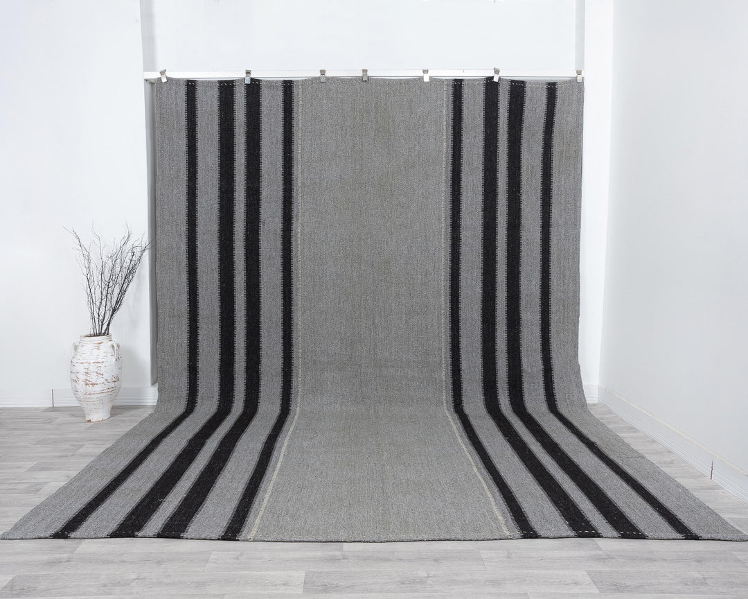 Gray Kilim Rug 9' 10" x 12' | No. VR65439