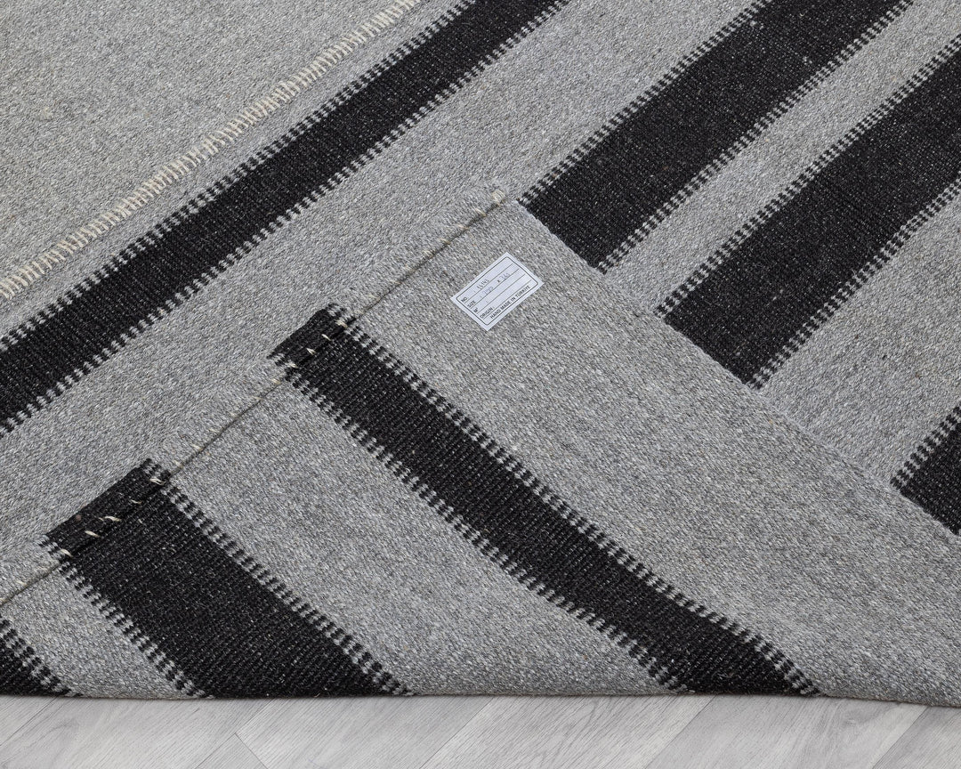 Gray Kilim Rug 9' 10" x 12' | No. VR65439