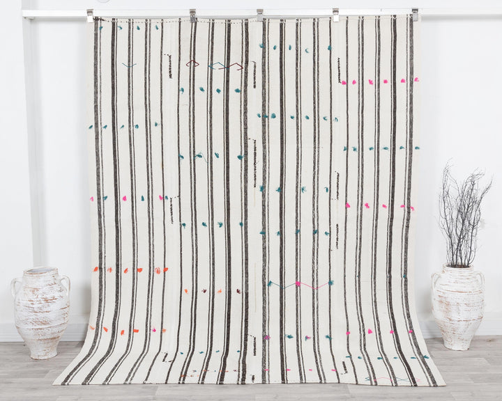 White Kilim Rug 6' 6" x 9' 9" | No. VR44539