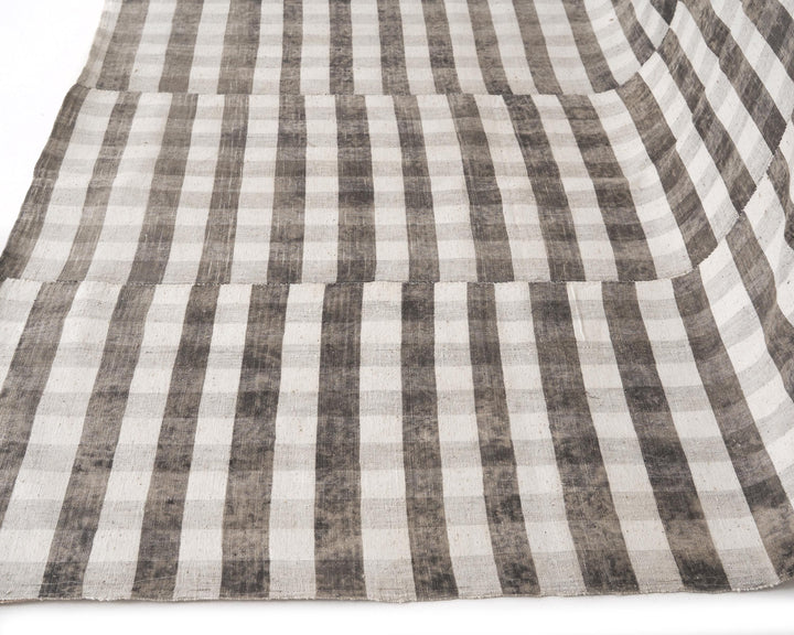 Kilim Rug 5' 6" x 9' 7" | No. VR92255
