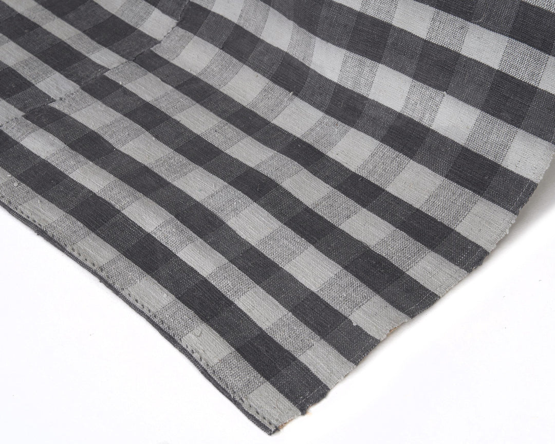 Kilim Rug 5' 2" x 7' 8" | No. VR20071