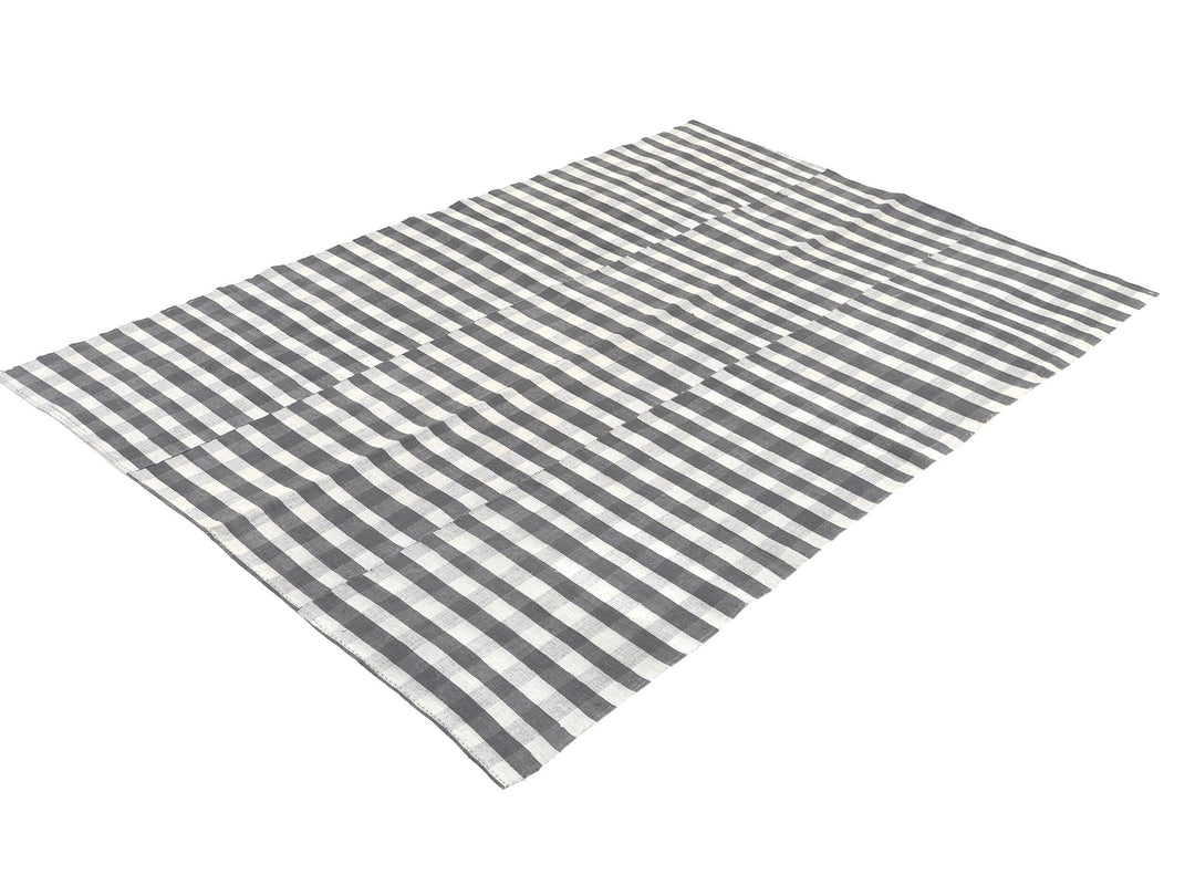 Kilim Rug 5' 2" x 7' 8" | No. VR20071