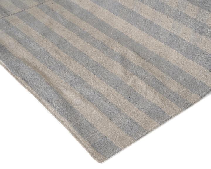 Faded Kilim Rug 5' 1" x 7' 10" | No. VR22707