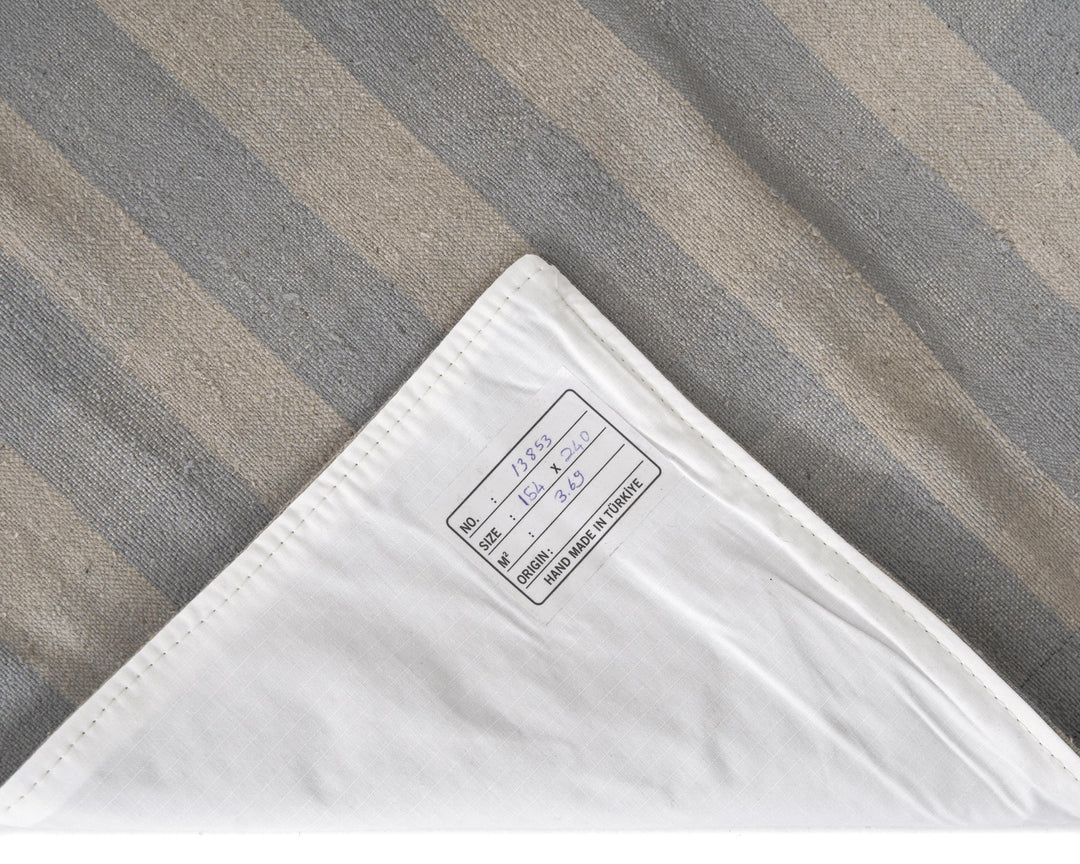 Faded Kilim Rug 5' 1" x 7' 10" | No. VR22707