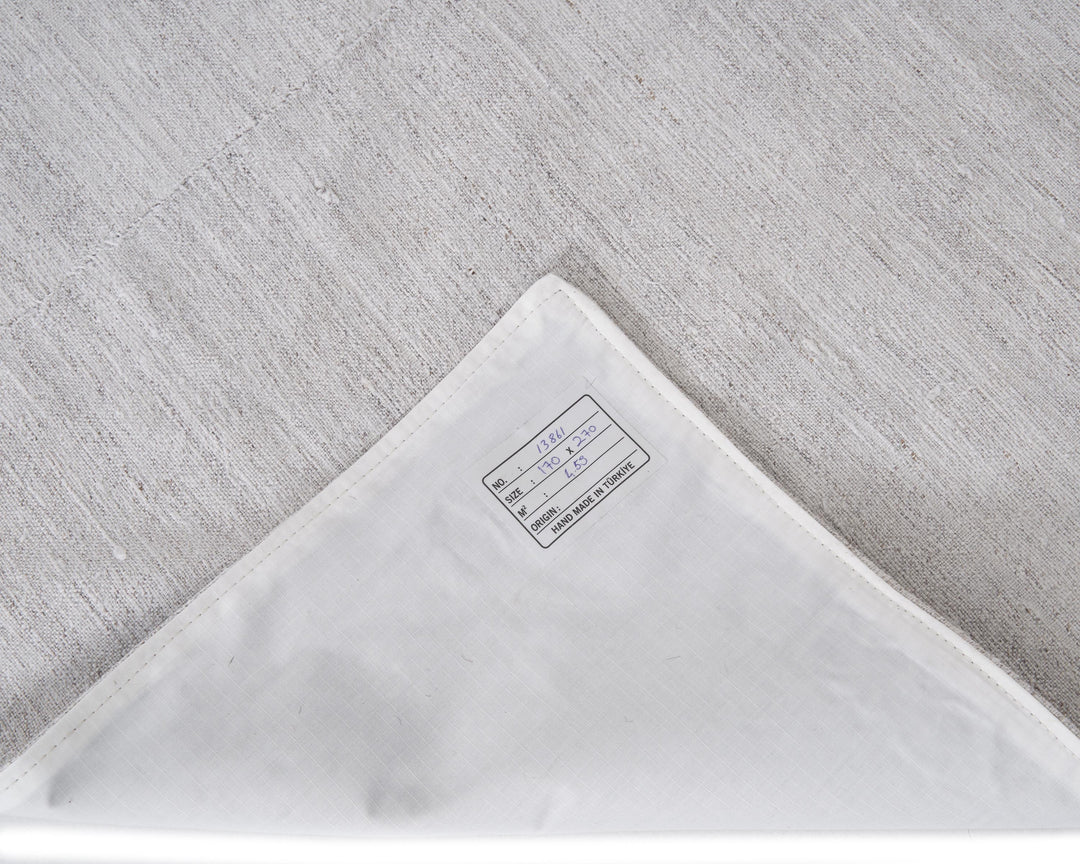 White Kilim Rug 5' 7" x 8' 11" | No. VR79176