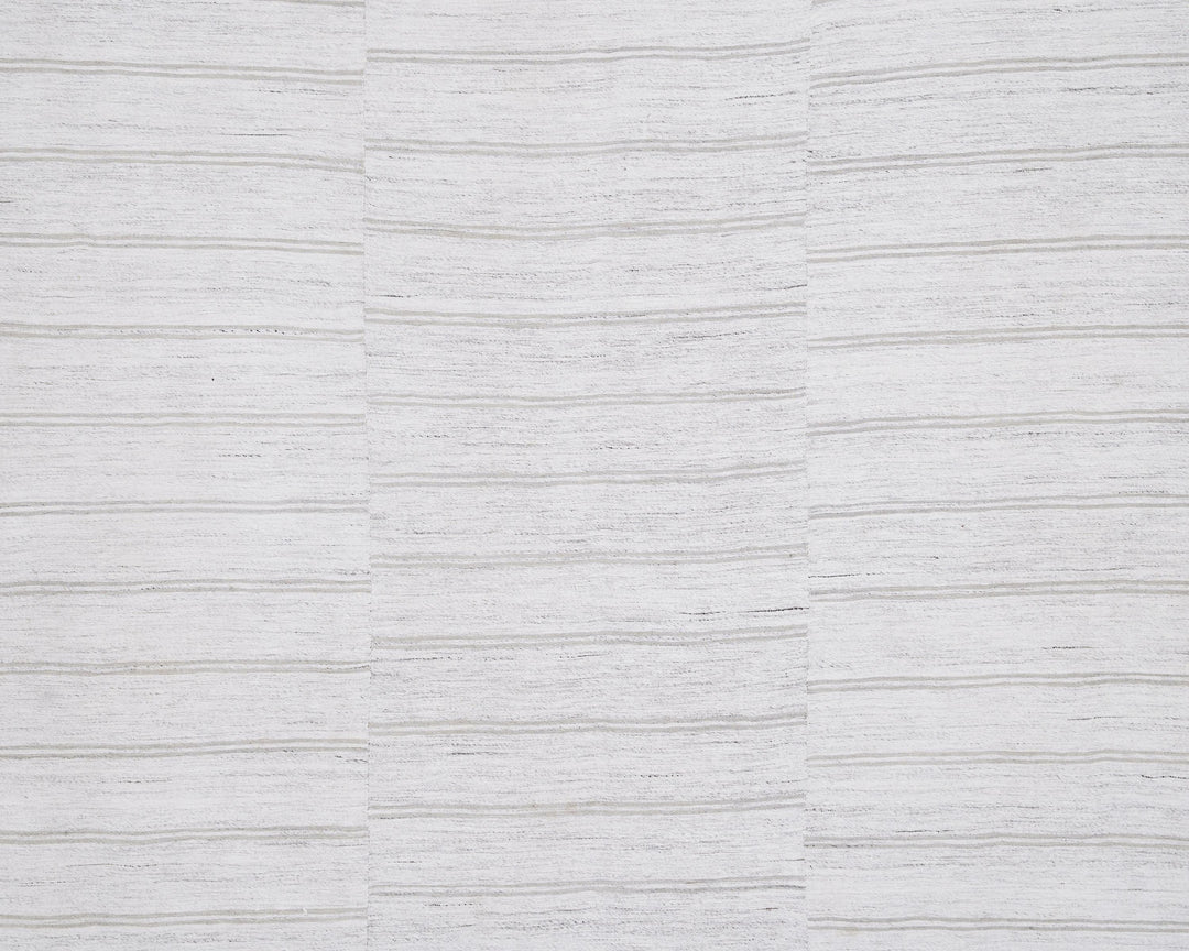 White Kilim Rug 5' 6" x 8' | No. VR70551