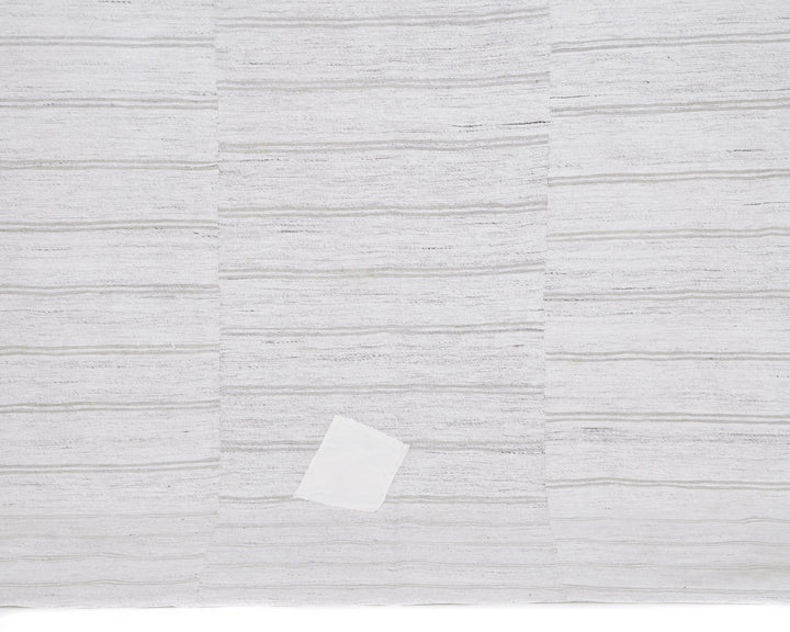White Kilim Rug 5' 6" x 8' | No. VR70551