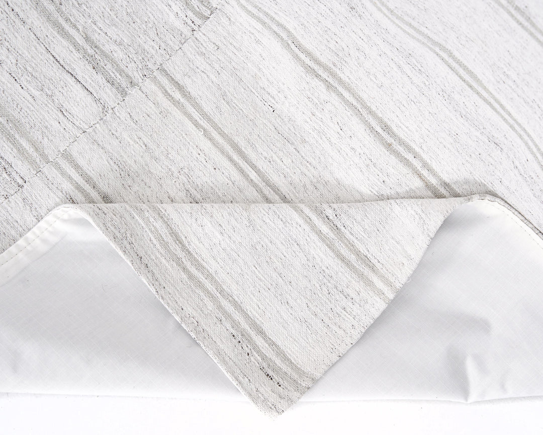 White Kilim Rug 5' 6" x 8' | No. VR70551