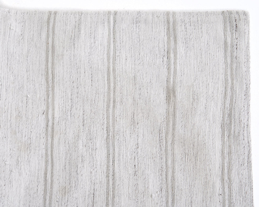 White Kilim Rug 5' 6" x 8' | No. VR70551